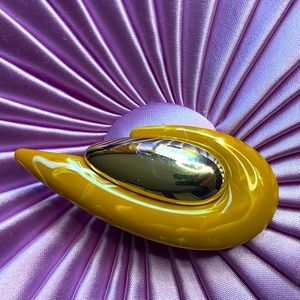 Vintage plastic brooch